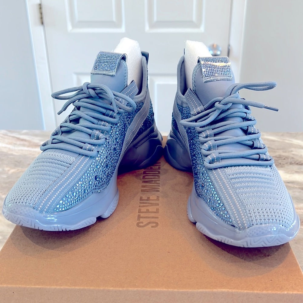New Steve Madden size 10 baby blue